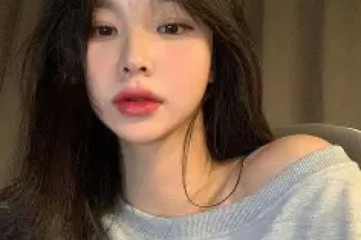 曝男明星KTV亲女网红 曝男明星KTV亲女网红